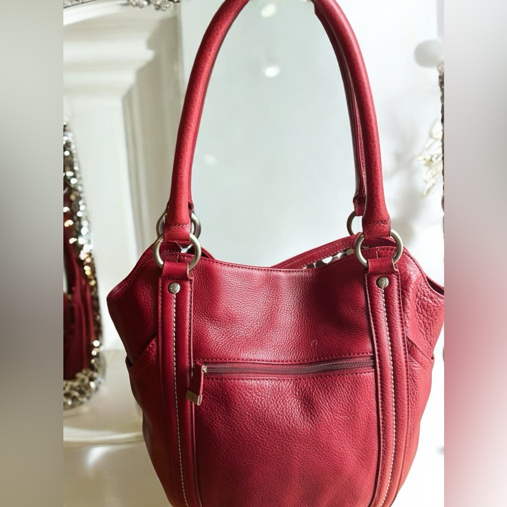 Red leather medium-sized Piazza Sempione Shoulderbag - Picture 3 of 9